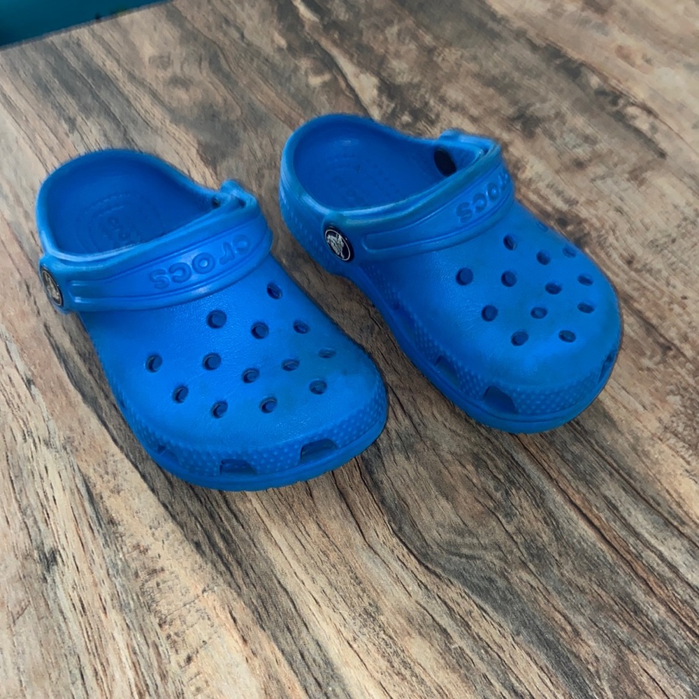 Boys crocs